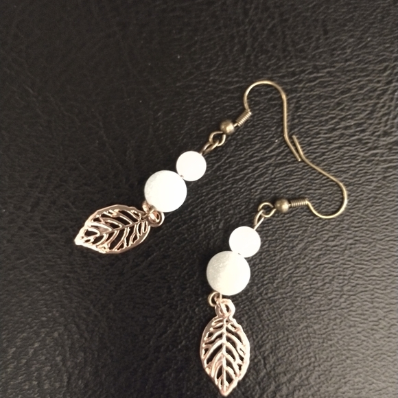 Earrings - Picture 9 of 12